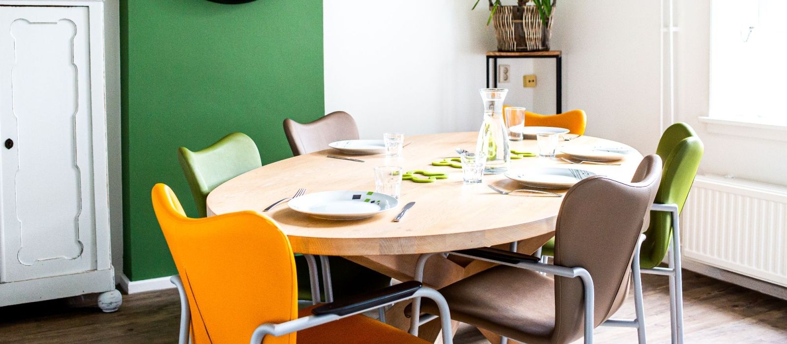 Eettafel van een woonlocatie van Ipse de Bruggen