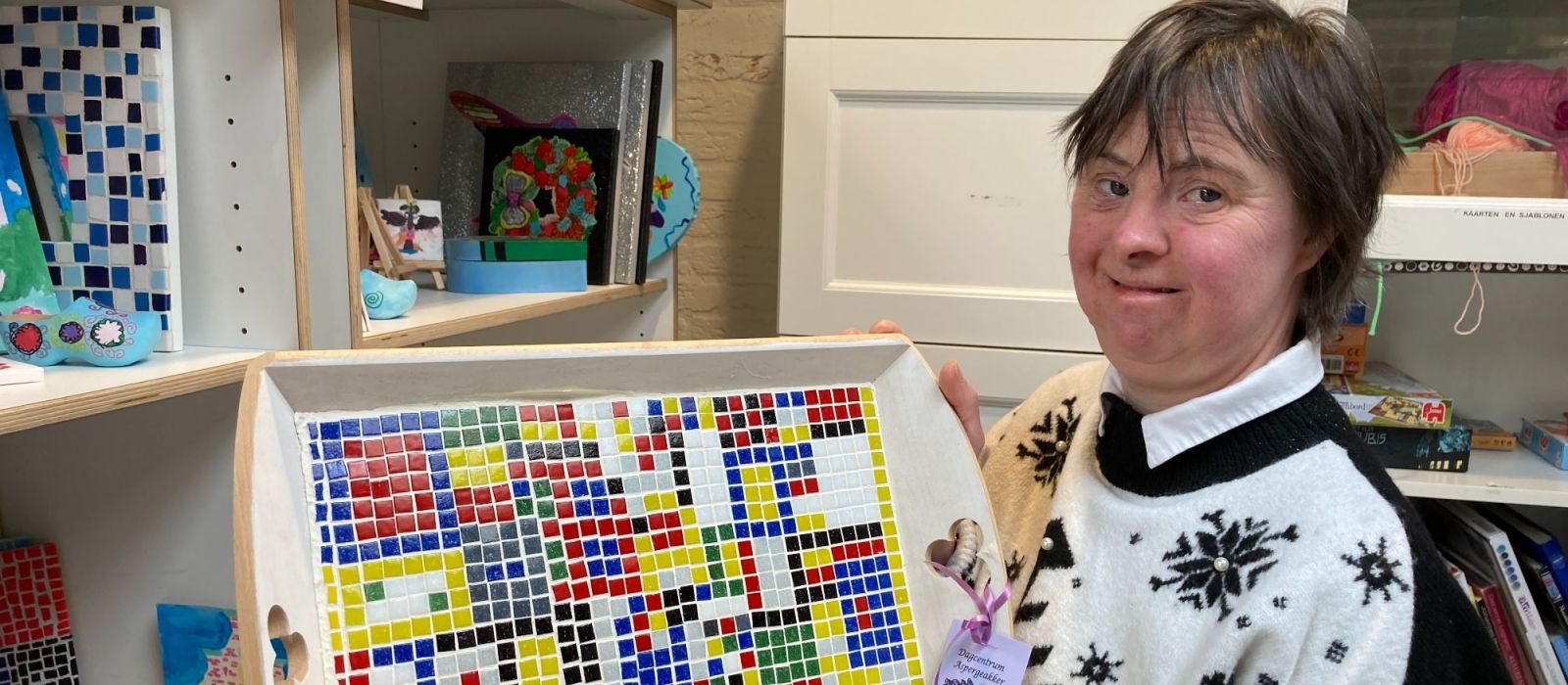 Helen van dagbesteding Aspergeakker toont haar eigen kunst