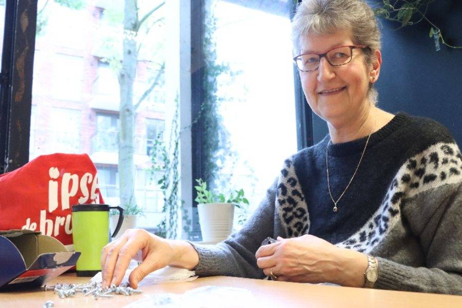 Schroeven sorteren bij De Ruimte