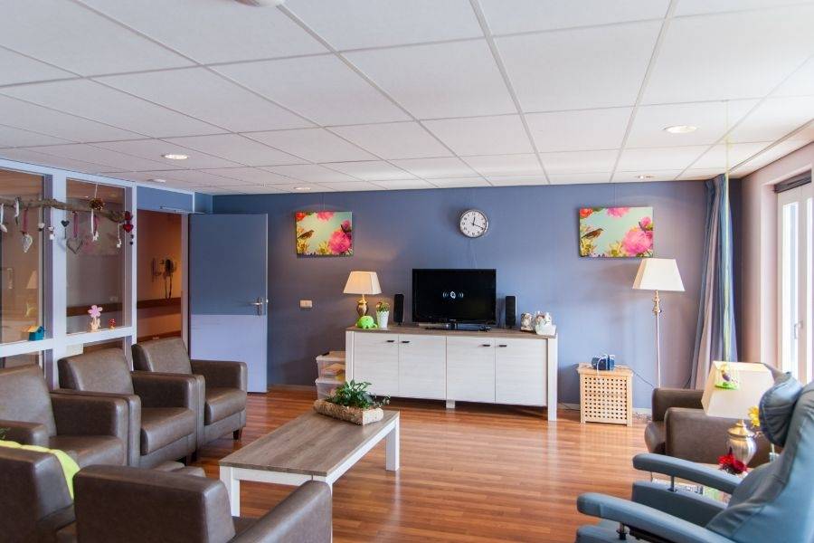 Woonkamer bij woonlocatie Toermalijn