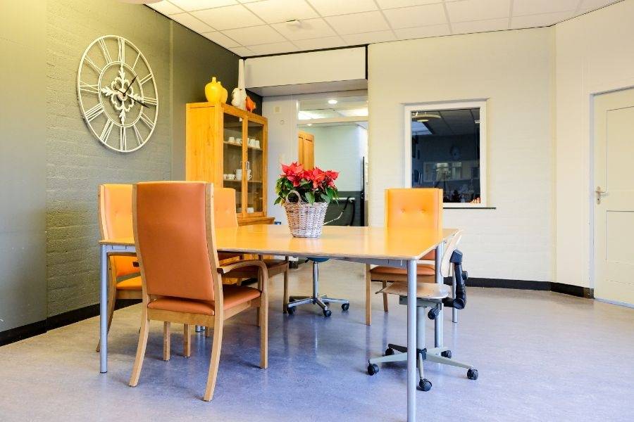 Eettafel van woonlocatie Zuideinde 423
