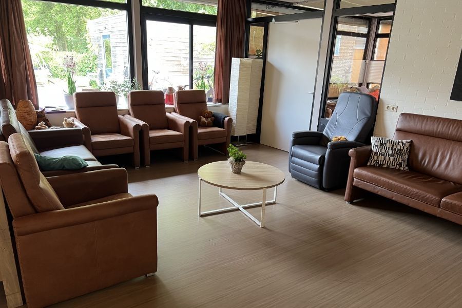 woonkamer  woonlocatie Ceder 1 in Nieuwveen